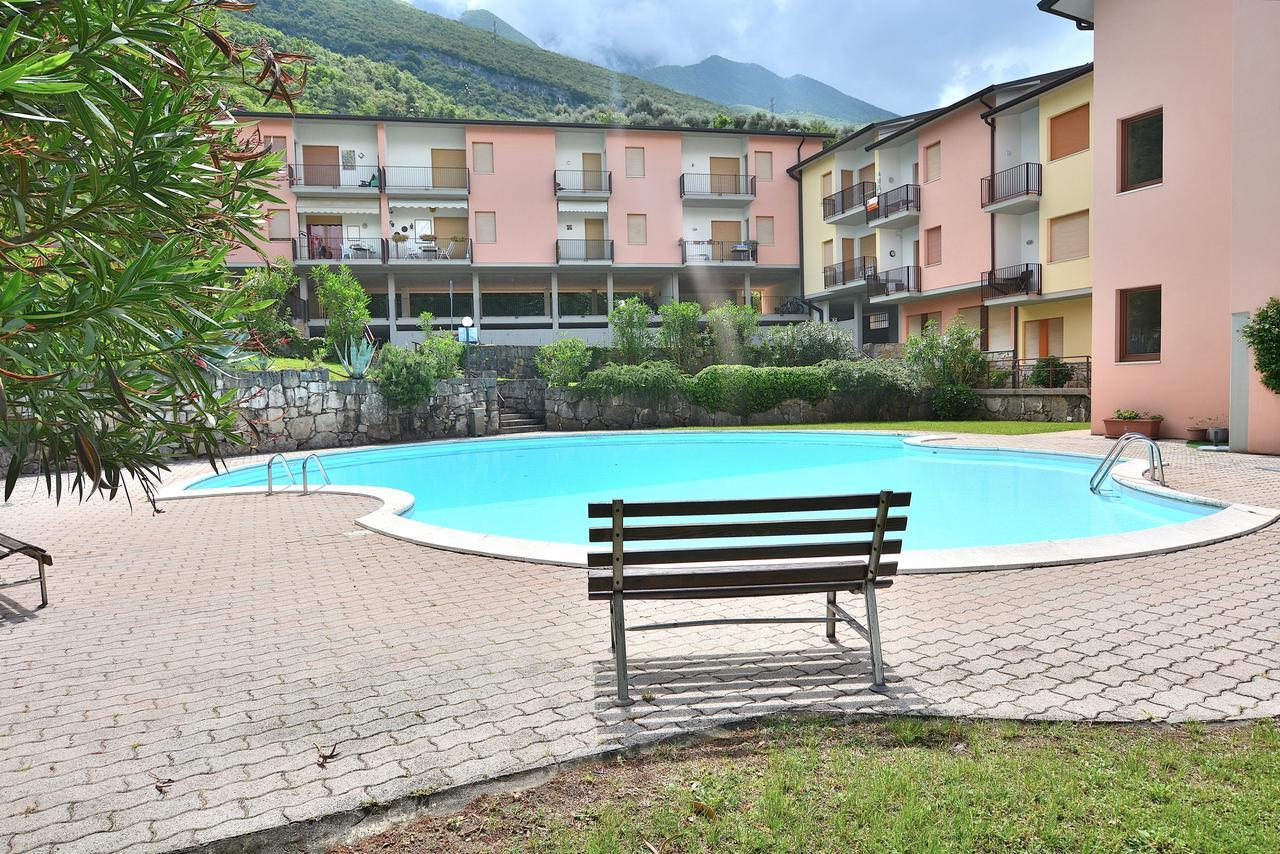 Residenza Candor With Pool Malcesine Extérieur photo