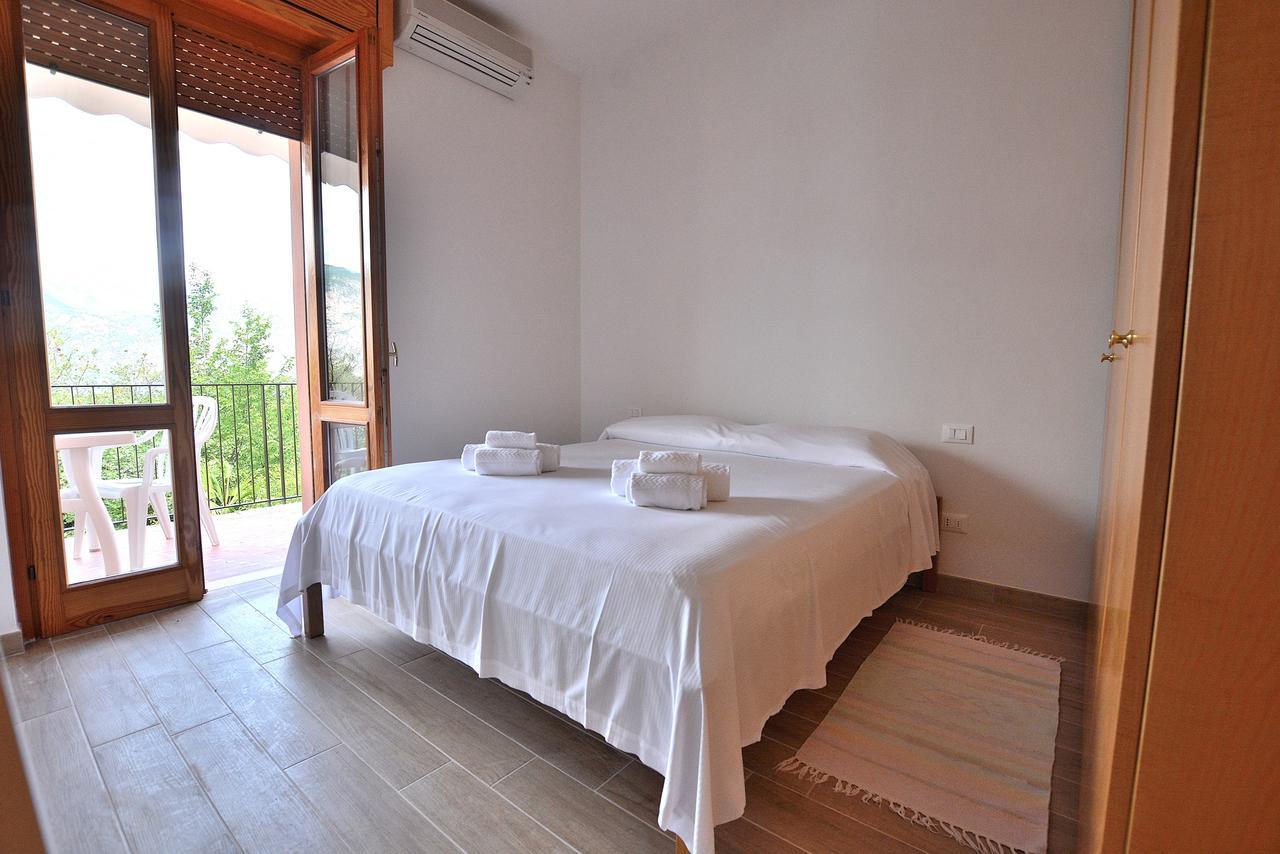 Residenza Candor With Pool Malcesine Extérieur photo